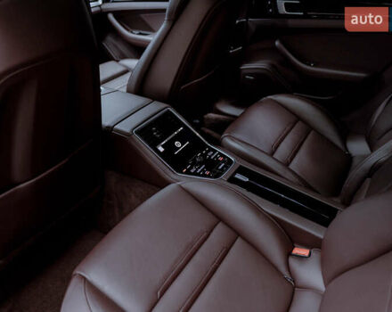 Черный Порше Панамера, объемом двигателя 2.89 л и пробегом 66 тыс. км за 82000 $, фото 18 на Automoto.ua