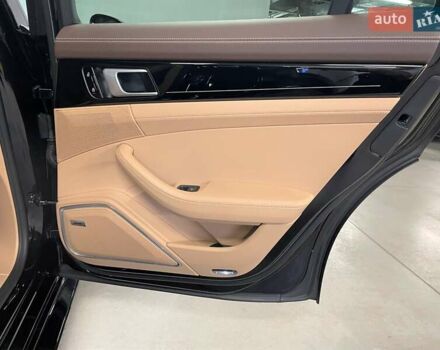 Чорний Порше Panamera, об'ємом двигуна 2.89 л та пробігом 21 тис. км за 91965 $, фото 40 на Automoto.ua