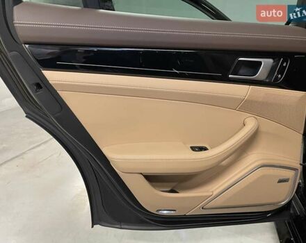 Чорний Порше Panamera, об'ємом двигуна 2.89 л та пробігом 21 тис. км за 91965 $, фото 27 на Automoto.ua