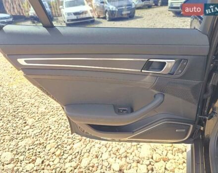 Чорний Порше Panamera, об'ємом двигуна 2.89 л та пробігом 33 тис. км за 86000 $, фото 44 на Automoto.ua