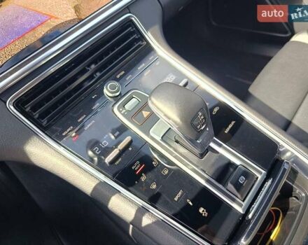 Чорний Порше Panamera, об'ємом двигуна 2.89 л та пробігом 33 тис. км за 86000 $, фото 30 на Automoto.ua