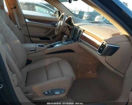 Черный Порше Панамера, объемом двигателя 0 л и пробегом 32 тыс. км за 5000 $, фото 4 на Automoto.ua