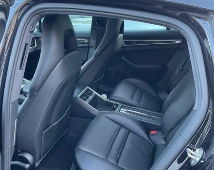 Чорний Порше Panamera, об'ємом двигуна 4 л та пробігом 39 тис. км за 63666 $, фото 2 на Automoto.ua