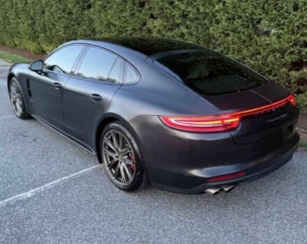 Чорний Порше Panamera, об'ємом двигуна 4 л та пробігом 58 тис. км за 30000 $, фото 2 на Automoto.ua
