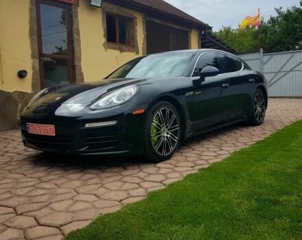 Чорний Порше Panamera, об'ємом двигуна 3 л та пробігом 185 тис. км за 28552 $, фото 1 на Automoto.ua