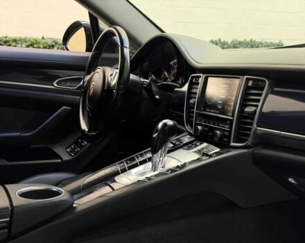 Черный Порше Панамера, объемом двигателя 3.6 л и пробегом 72 тыс. км за 11000 $, фото 6 на Automoto.ua