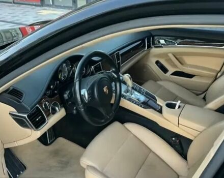 Чорний Порше Panamera, об'ємом двигуна 3 л та пробігом 185 тис. км за 28552 $, фото 6 на Automoto.ua