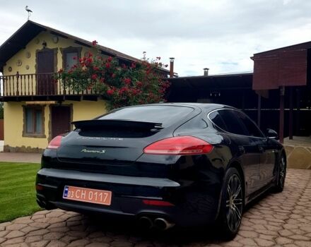 Чорний Порше Panamera, об'ємом двигуна 3 л та пробігом 185 тис. км за 28552 $, фото 4 на Automoto.ua