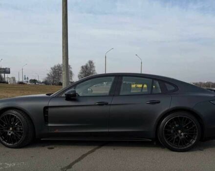 Чорний Порше Panamera, об'ємом двигуна 4 л та пробігом 29 тис. км за 119330 $, фото 5 на Automoto.ua