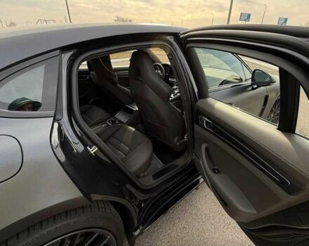 Чорний Порше Panamera, об'ємом двигуна 4 л та пробігом 29 тис. км за 119330 $, фото 20 на Automoto.ua