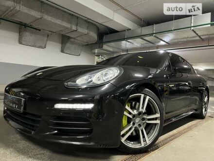 Чорний Порше Panamera, об'ємом двигуна 3 л та пробігом 125 тис. км за 33999 $, фото 1 на Automoto.ua