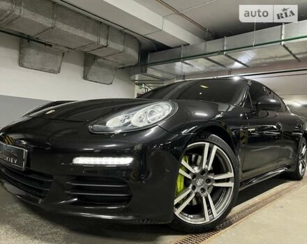 Чорний Порше Panamera, об'ємом двигуна 3 л та пробігом 125 тис. км за 33999 $, фото 1 на Automoto.ua