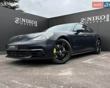Чорний Порше Panamera, об'ємом двигуна 3 л та пробігом 108 тис. км за 55000 $, фото 1 на Automoto.ua