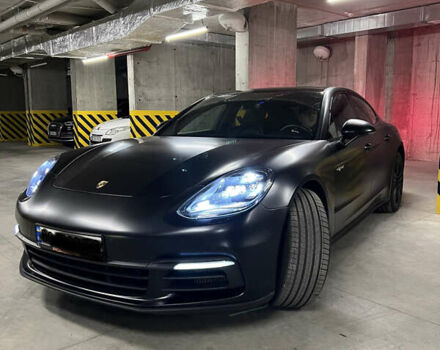 Чорний Порше Panamera, об'ємом двигуна 3 л та пробігом 107 тис. км за 55000 $, фото 1 на Automoto.ua