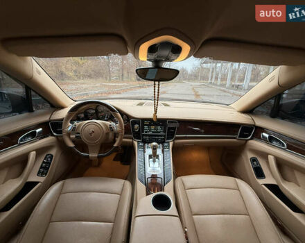 Коричневый Порше Панамера, объемом двигателя 3.61 л и пробегом 81 тыс. км за 21500 $, фото 28 на Automoto.ua