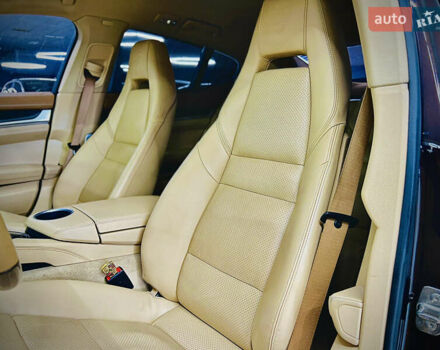 Коричневый Порше Панамера, объемом двигателя 3.61 л и пробегом 244 тыс. км за 16999 $, фото 16 на Automoto.ua