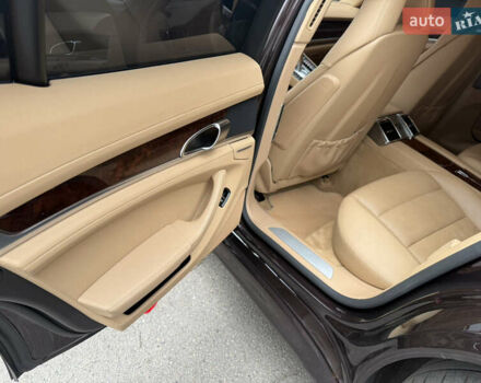 Коричневый Порше Панамера, объемом двигателя 3.61 л и пробегом 81 тыс. км за 21500 $, фото 29 на Automoto.ua