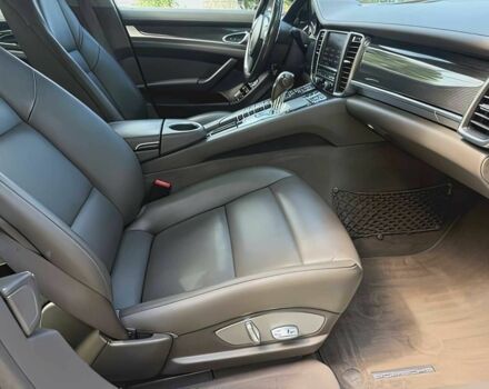 Коричневий Порше Panamera, об'ємом двигуна 3 л та пробігом 73 тис. км за 10900 $, фото 12 на Automoto.ua