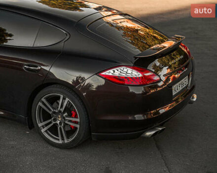 Красный Порше Панамера, объемом двигателя 4.81 л и пробегом 153 тыс. км за 25555 $, фото 7 на Automoto.ua