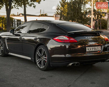 Красный Порше Панамера, объемом двигателя 4.81 л и пробегом 153 тыс. км за 25555 $, фото 6 на Automoto.ua