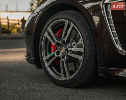 Красный Порше Панамера, объемом двигателя 4.81 л и пробегом 153 тыс. км за 25555 $, фото 11 на Automoto.ua