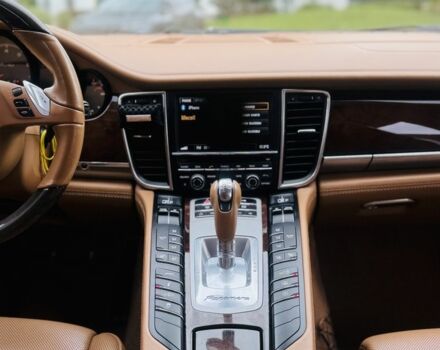 Красный Порше Панамера, объемом двигателя 4.8 л и пробегом 153 тыс. км за 29999 $, фото 10 на Automoto.ua