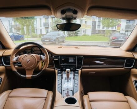 Красный Порше Панамера, объемом двигателя 4.8 л и пробегом 153 тыс. км за 29999 $, фото 8 на Automoto.ua