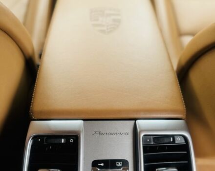 Красный Порше Панамера, объемом двигателя 4.8 л и пробегом 153 тыс. км за 29999 $, фото 19 на Automoto.ua