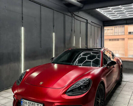 Червоний Порше Panamera, об'ємом двигуна 4 л та пробігом 199 тис. км за 55000 $, фото 1 на Automoto.ua