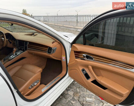 Порше Панамера 2013 в Днепре (Днепропетровске) на Automoto.ua Порше Панамера, объемом двигателя 3 л и пробегом 120 тыс. км за 32000 $, фото 32 на Automoto.ua