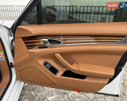 Порше Панамера 2013 в Днепре (Днепропетровске) на Automoto.ua Порше Панамера, объемом двигателя 3 л и пробегом 120 тыс. км за 32000 $, фото 31 на Automoto.ua