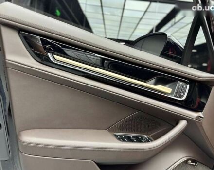 Порше Panamera, об'ємом двигуна 4 л та пробігом 1 тис. км за 233000 $, фото 24 на Automoto.ua