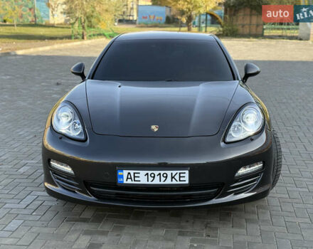 Порше Панамера 2011 в Кривом Роге на Automoto.ua Серый Порше Панамера, объемом двигателя 3.61 л и пробегом 135 тыс. км за 21000 $, фото 2 на Automoto.ua