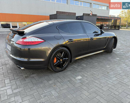 Порше Панамера 2011 в Кривом Роге на Automoto.ua Серый Порше Панамера, объемом двигателя 3.61 л и пробегом 135 тыс. км за 21000 $, фото 5 на Automoto.ua