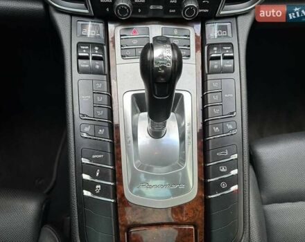 Серый Порше Панамера, объемом двигателя 3.61 л и пробегом 156 тыс. км за 20990 $, фото 20 на Automoto.ua