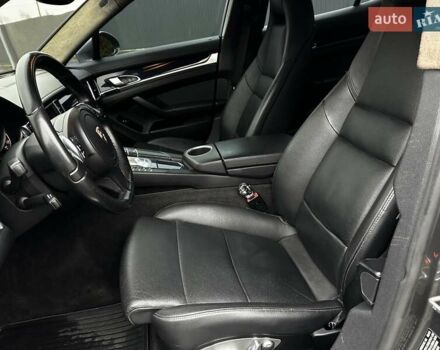 Сірий Порше Panamera, об'ємом двигуна 3 л та пробігом 192 тис. км за 22999 $, фото 26 на Automoto.ua