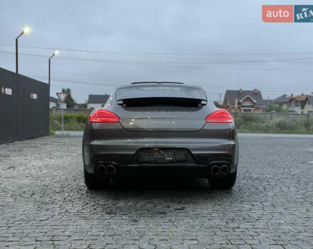 Сірий Порше Panamera, об'ємом двигуна 3 л та пробігом 122 тис. км за 29999 $, фото 6 на Automoto.ua