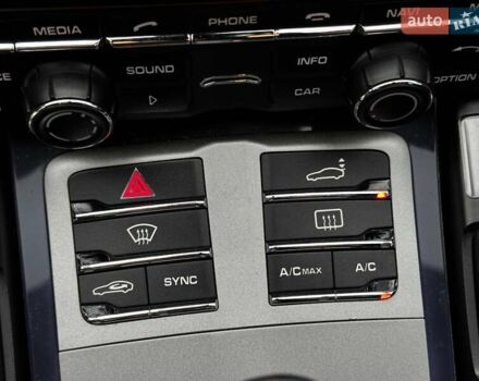 Сірий Порше Panamera, об'ємом двигуна 3 л та пробігом 192 тис. км за 22999 $, фото 38 на Automoto.ua