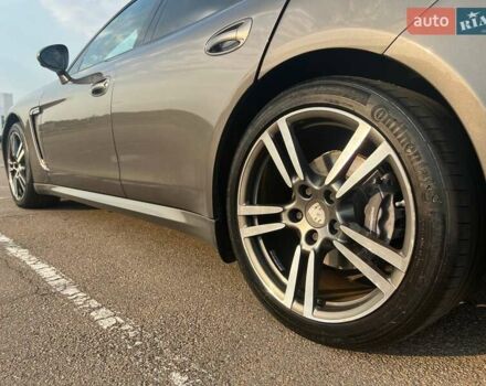 Сірий Порше Panamera, об'ємом двигуна 3.61 л та пробігом 180 тис. км за 30000 $, фото 2 на Automoto.ua