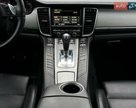 Порше Панамера 2013 в Виннице на Automoto.ua Серый Порше Панамера, объемом двигателя 3.6 л и пробегом 225 тыс. км за 29690 $, фото 26 на Automoto.ua