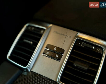 Серый Порше Панамера, объемом двигателя 4.8 л и пробегом 113 тыс. км за 30000 $, фото 17 на Automoto.ua