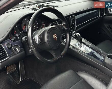 Сірий Порше Panamera, об'ємом двигуна 3 л та пробігом 192 тис. км за 22999 $, фото 23 на Automoto.ua