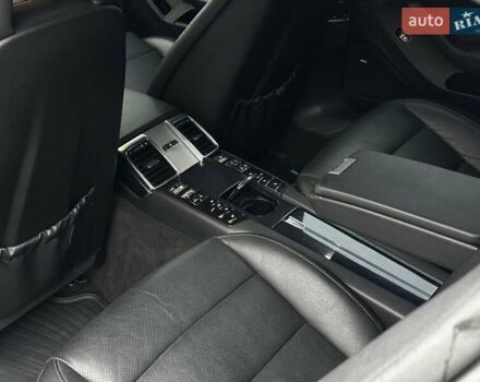 Сірий Порше Panamera, об'ємом двигуна 3 л та пробігом 192 тис. км за 22999 $, фото 42 на Automoto.ua