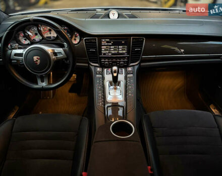 Серый Порше Панамера, объемом двигателя 4.8 л и пробегом 113 тыс. км за 30000 $, фото 22 на Automoto.ua