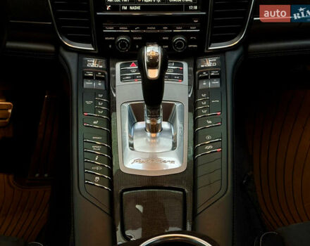 Серый Порше Панамера, объемом двигателя 4.8 л и пробегом 113 тыс. км за 30000 $, фото 27 на Automoto.ua