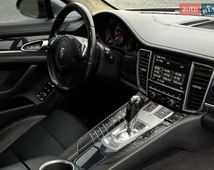 Сірий Порше Panamera, об'ємом двигуна 3 л та пробігом 192 тис. км за 22999 $, фото 48 на Automoto.ua