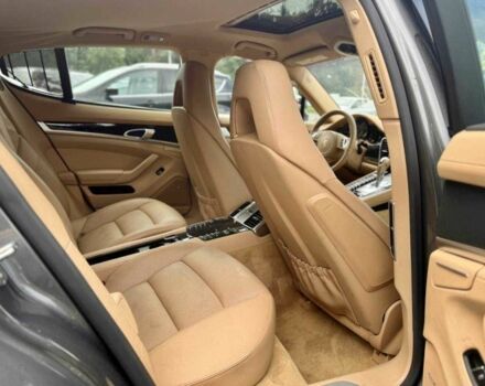 Сірий Порше Panamera, об'ємом двигуна 3 л та пробігом 98 тис. км за 19300 $, фото 12 на Automoto.ua
