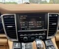 Сірий Порше Panamera, об'ємом двигуна 3 л та пробігом 98 тис. км за 19300 $, фото 5 на Automoto.ua