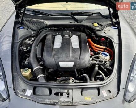 Сірий Порше Panamera, об'ємом двигуна 3 л та пробігом 98 тис. км за 18900 $, фото 7 на Automoto.ua