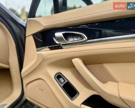 Сірий Порше Panamera, об'ємом двигуна 3 л та пробігом 98 тис. км за 18900 $, фото 14 на Automoto.ua